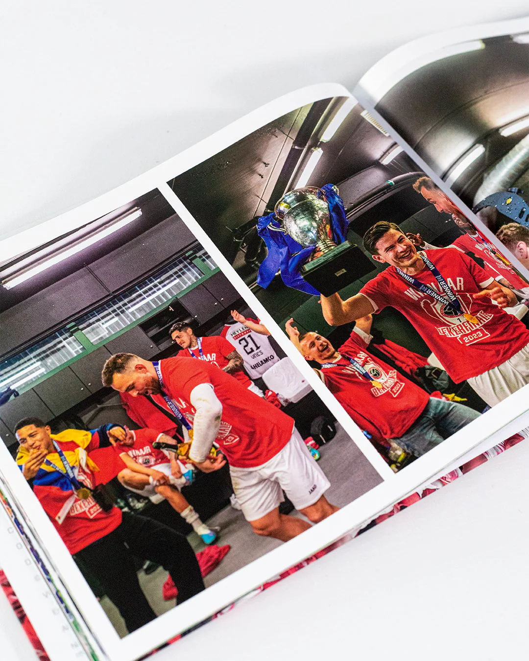 Royal Antwerp FC 'Den Dubbel' Fotoboek - Image 2
