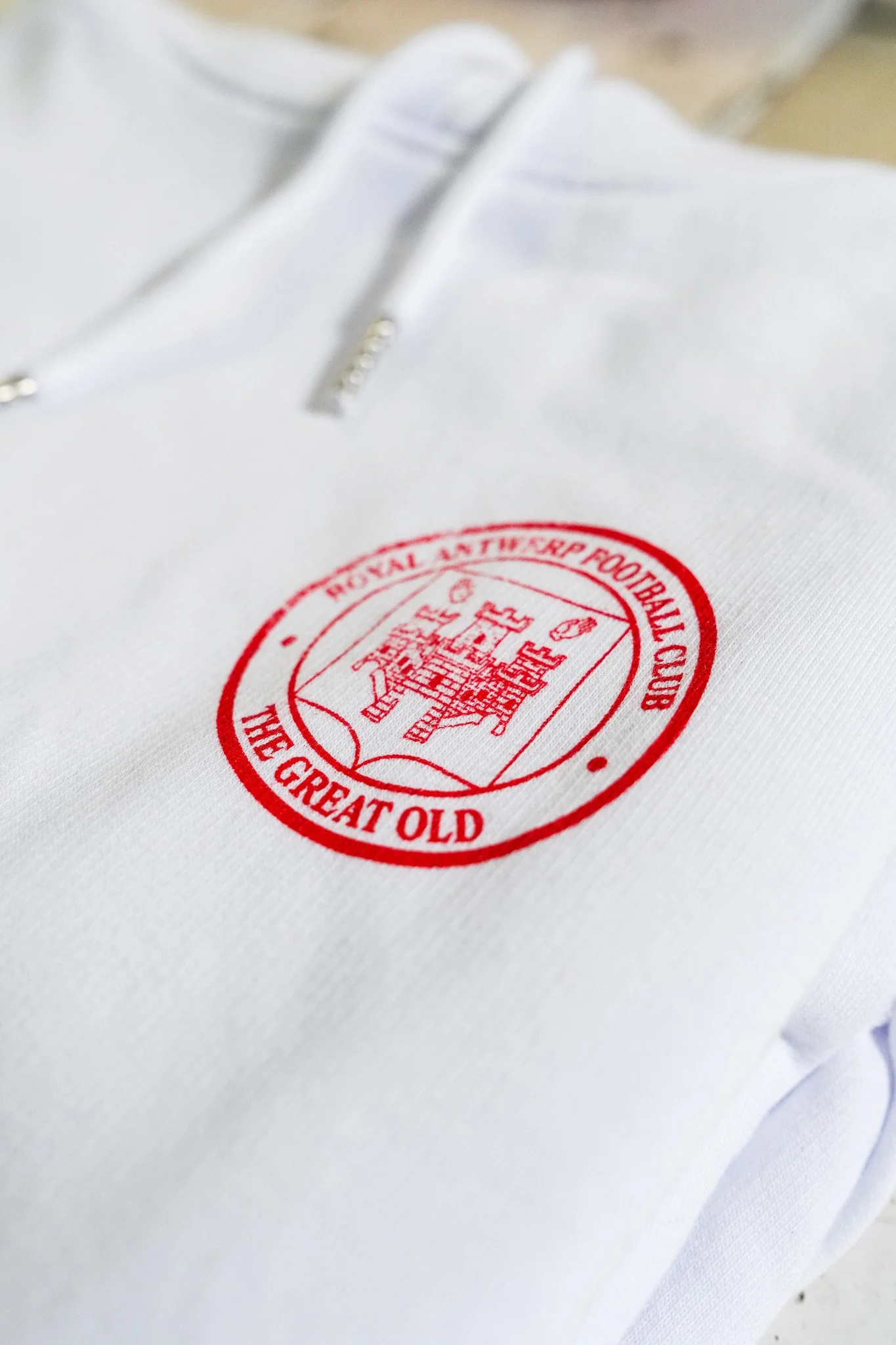 Royal Antwerp FC 'The Great Old' Stamp Hoodie Wit - Image 3