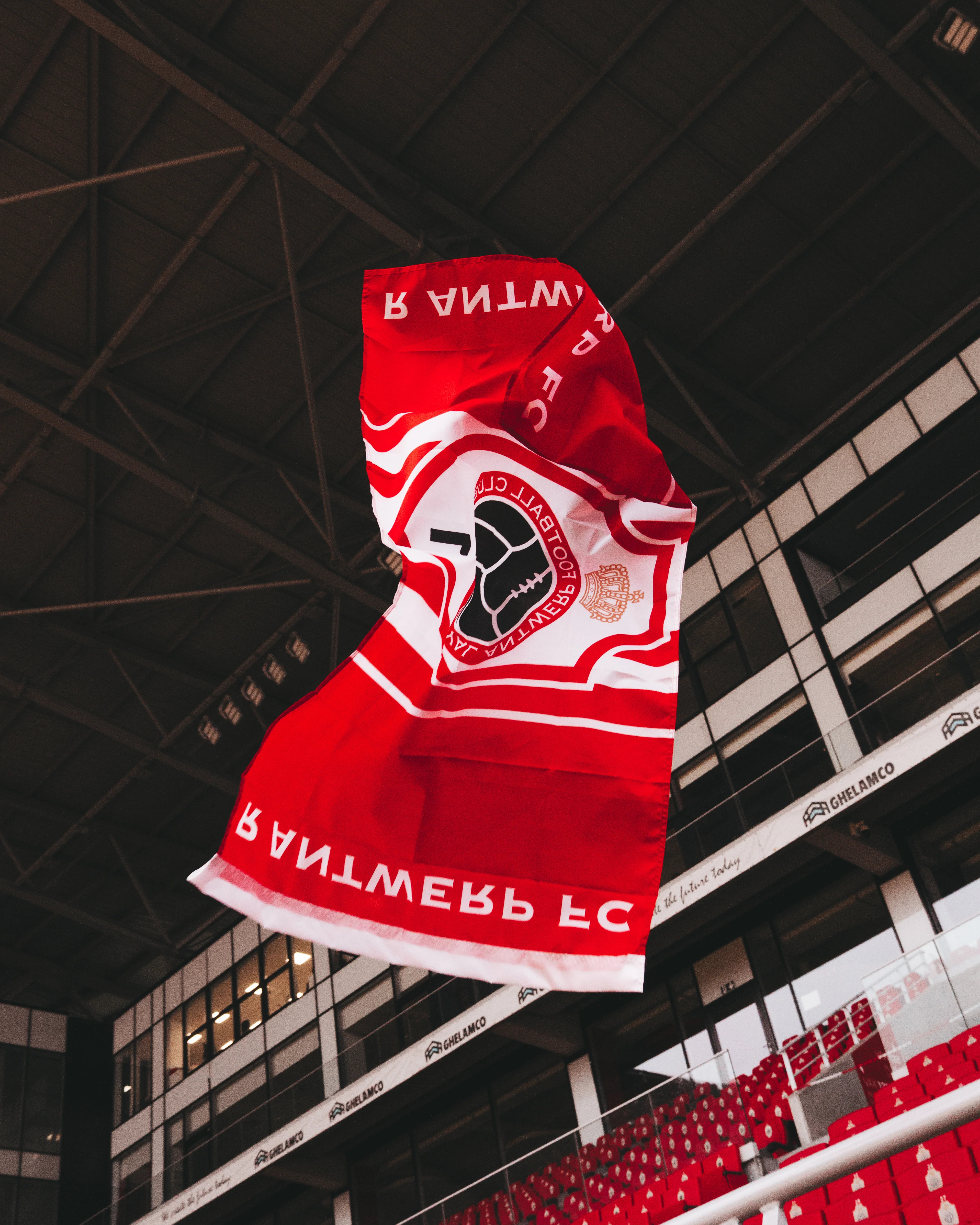 RAFC vlag met logo - Image 3